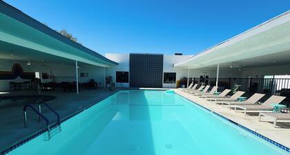 Glamping in Paradise, Resort living with beautiful views