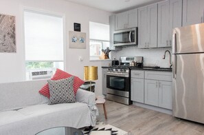 Private kitchen - Charming one-bedroom apartment wit A/C in the lively heart of Brooklyn. (brooklyn)