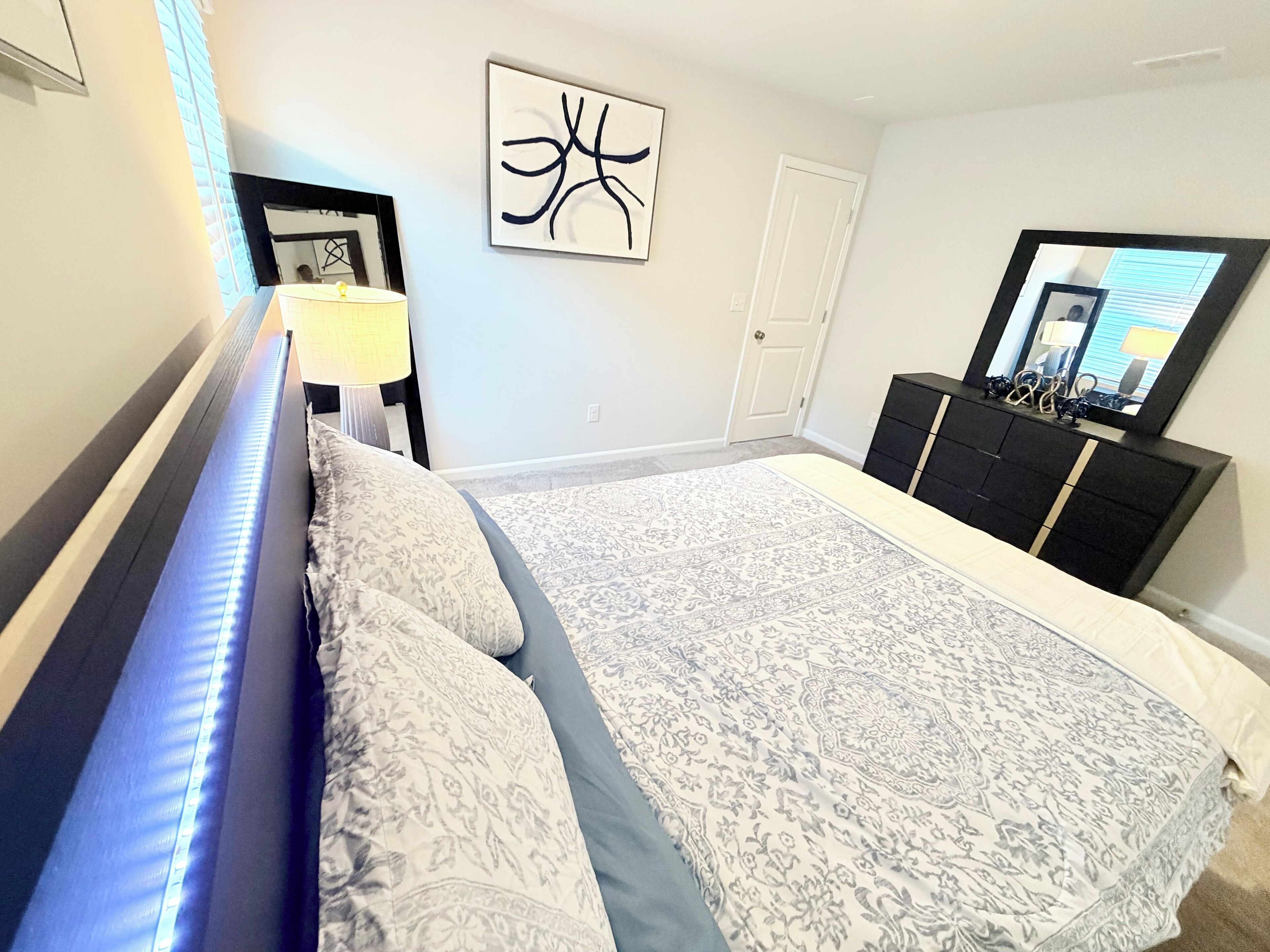 Iron/ironing board, WiFi, bed sheets, wheelchair access