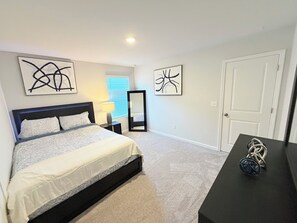 3 chambres, fer et planche à repasser, Wi-Fi, draps fournis