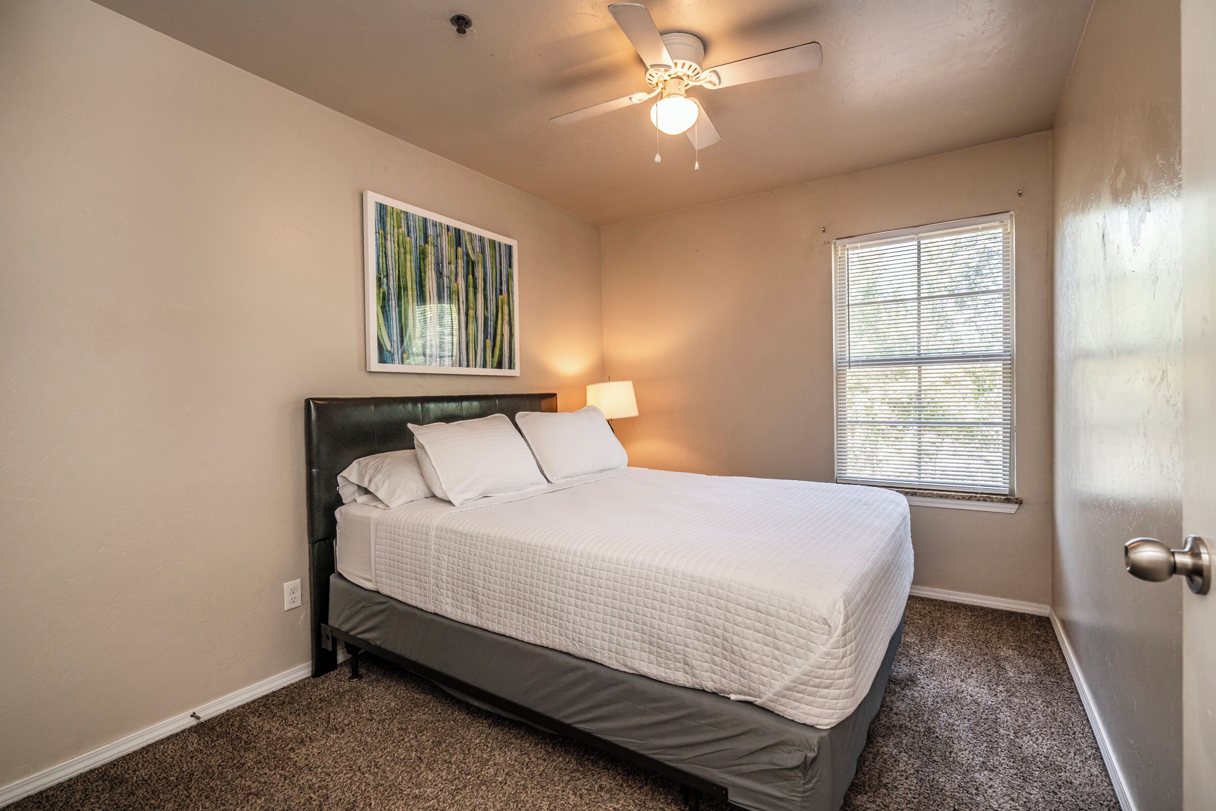 熨斗/熨衣板、WiFi、床单