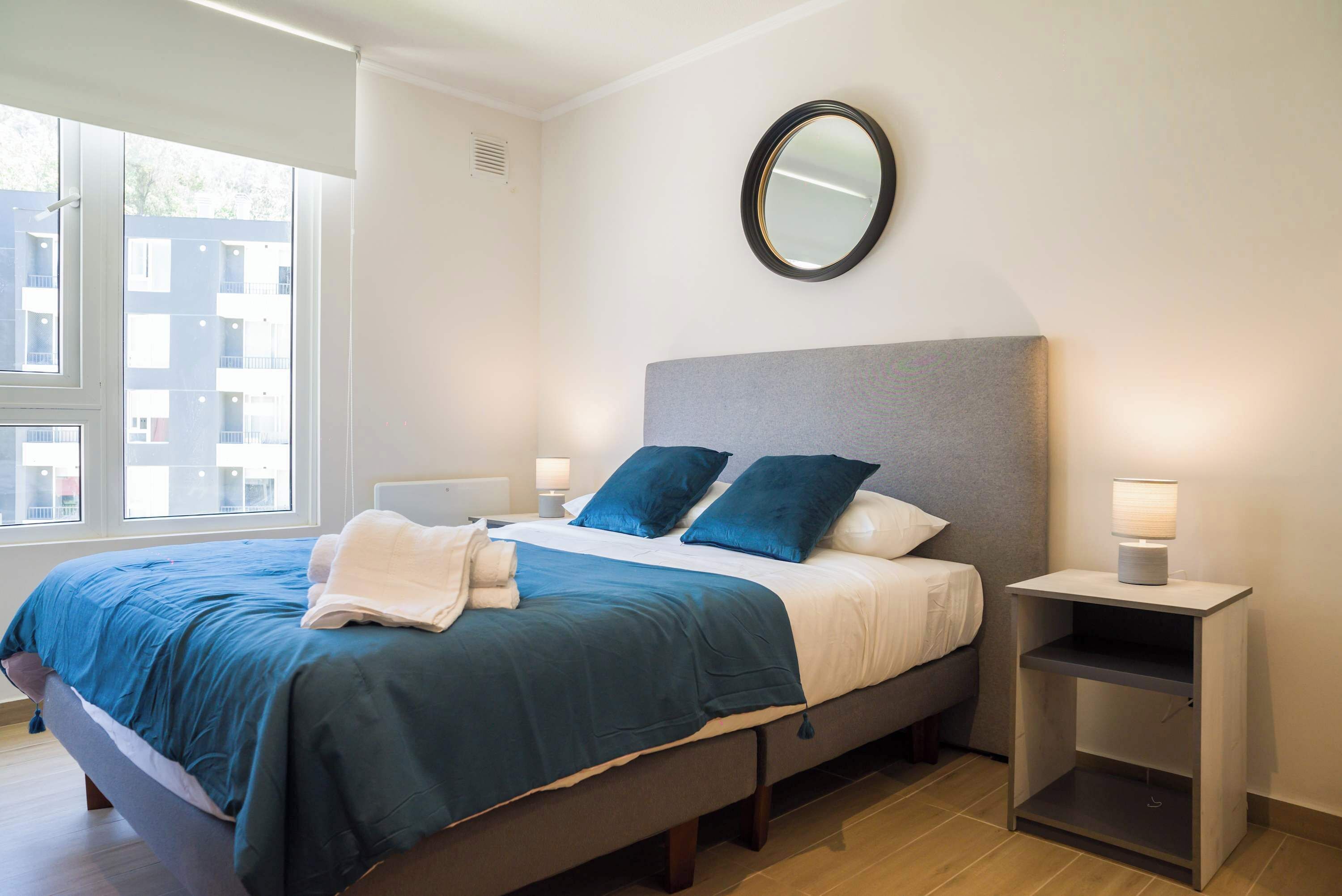 2 chambres, fer et planche à repasser, Wi-Fi gratuit, draps fournis