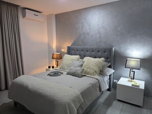 2 bedrooms, iron/ironing board, bed sheets - Contemporary dream stay by Av. Escazu, CIMA hosp. (San Rafael de Escazú)