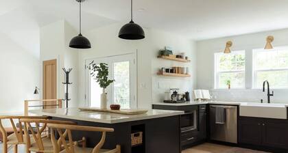 Maple & Slate Retreat • Near Downtown & Vols Games • New Listing