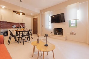 Dining -  COZY NEWLY BUILD BY THE SEA APARTMENT IDEAL FOR FAMILIES (Katakolo)