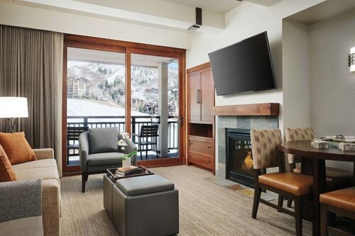 3-bedroom resort in fantastic Steamboat Springs with cozy vibes on July 4th