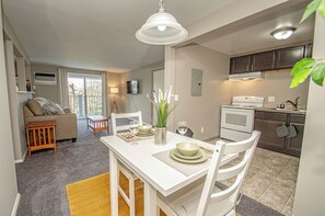 Interior - Studio Neutral Chick - near Kettering hospital, Wright Patterson AFB and WSU (Kettering)