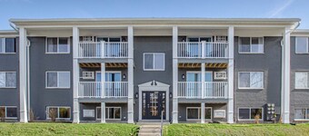 Studio Neutral Chick - near Kettering hospital, Wright Patterson AFB and WSU