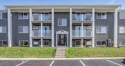 Studio Neutral Chick - near Kettering hospital, Wright Patterson AFB and WSU