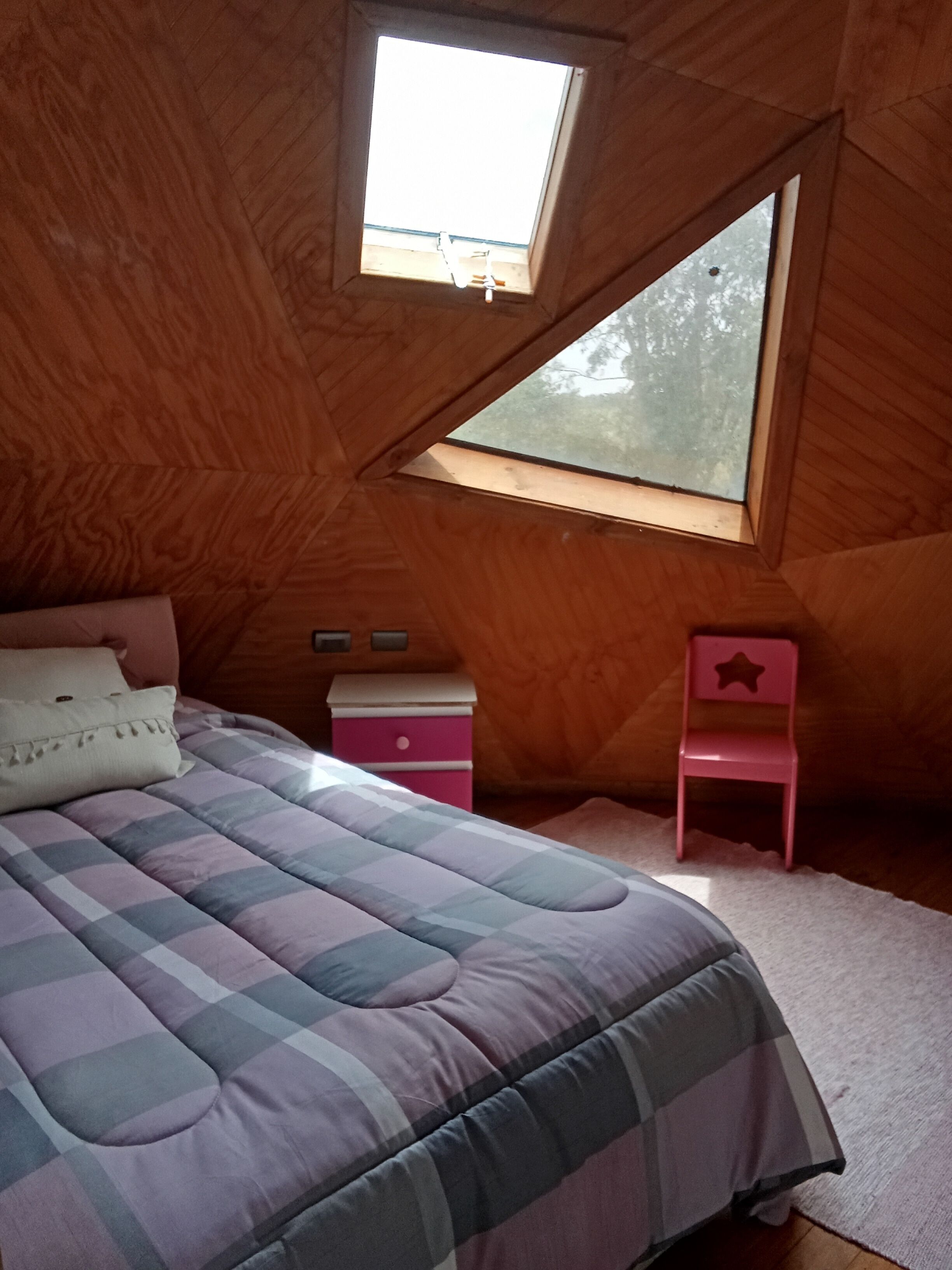 5 室のベッドルーム、デスク、アイロン / アイロン台、旅行用ベビーベッド