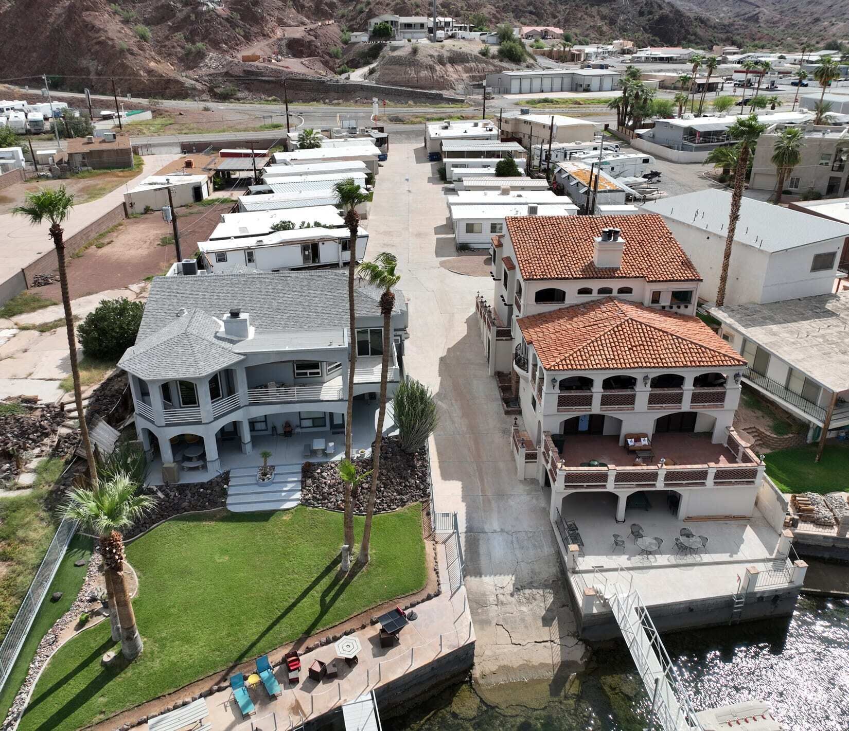 المنشأة من الداخل