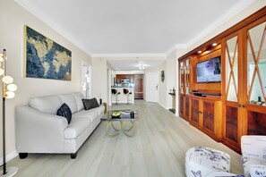 Interior - Skyline Serenity-strip,pool,f1 View-no Resort Fee (Las Vegas)