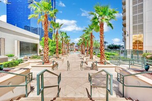 Interior - Skyline Serenity-strip,pool,f1 View-no Resort Fee (Las Vegas)