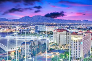 Interior - Skyline Serenity-strip,pool,f1 View-no Resort Fee (Las Vegas)