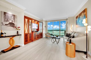 Interior - Skyline Serenity-strip,pool,f1 View-no Resort Fee (Las Vegas)