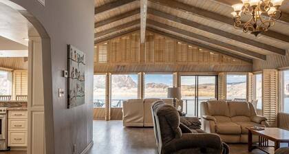 Moovalya Keys Riverfront! Room for All!