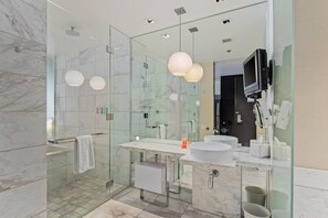 Interior - Luxurious Sub-penthouse Studio Balcony Access (Las Vegas)