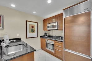 Interior - Kintsugi Retreat-condo-balcony-stripview (Las Vegas)