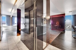 Interior - Luxury 1BR Palms Strip View + Balcony Access 37322 (Las Vegas)