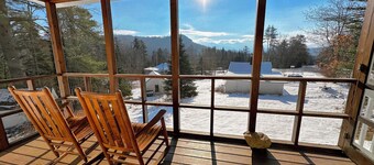 11G Quintessential New England Cottage With Fantastic Views! Pool gym Passes