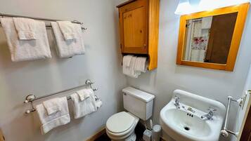 Cottage (2 Bedrooms) | Interior