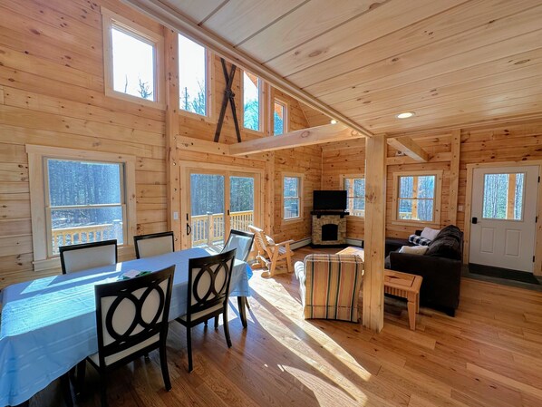 Chalet (3 Bedrooms) | Interior