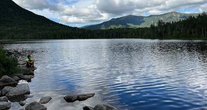 18ha Log Home Close to Franconia Notch Privacy, Fire Pit, Wifi, Pool gym Passes