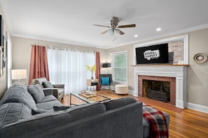 Interior - 3BD 102 Madison Ter (Springfield)