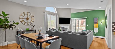 House (2 Bedrooms) | Living area | TV