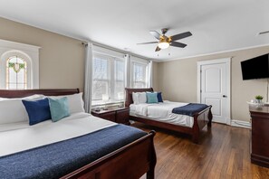 House (4 Bedrooms) | Interior - Forest Park Oasis by JZ Vacation Rentals (St. Louis)