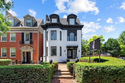 4632 Second Floor Historic Haven