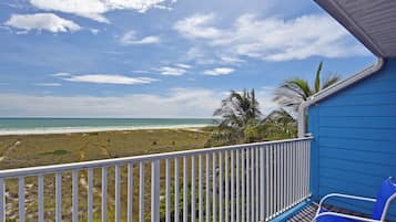 Villa (3 Bedrooms) | Front of property