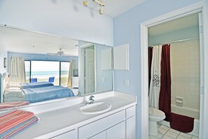 Interior - Happy Blue Coconuts - South (Siesta Key)