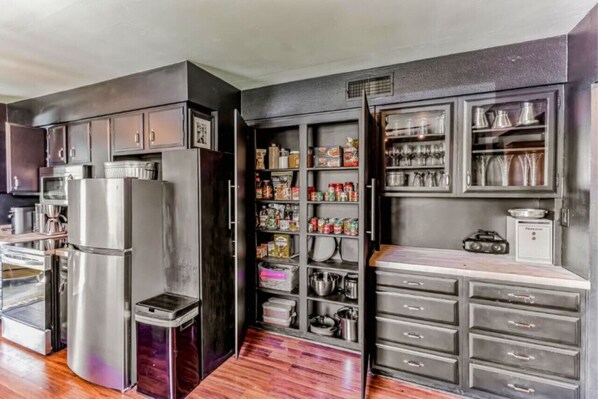 Interior - Walkable~ Bikes~ Firepits~ Petsok~ Bbq~ Dining (St. George)