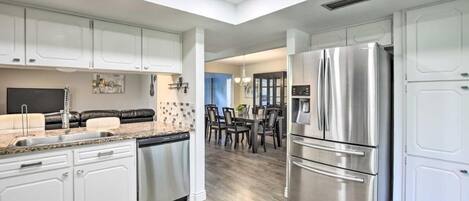 House (4 Bedrooms) | Interior