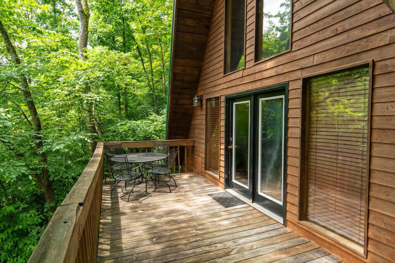 Chalet (2 Bedrooms) | Interior