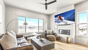 Rumah (4 Bedrooms) | Bagian depan properti