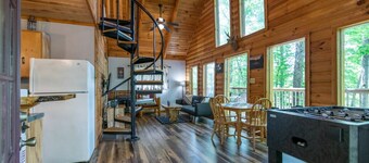 Gorgeous View Cabin - in Red River Gorge, KY