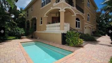 Vila (4 Bedrooms) | Kolam renang