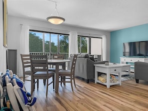 Interior - Midnight Cove II - Sunrise (Siesta Key)