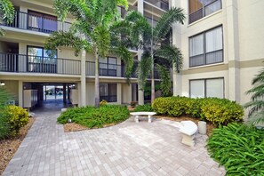 Interior - Bay Oaks - E82 (Siesta Key)
