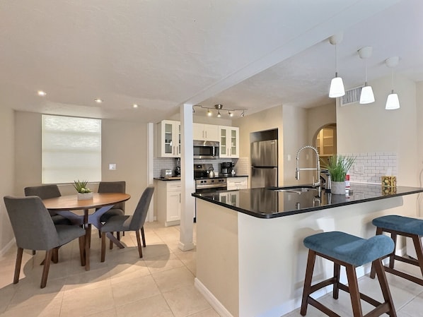 Interior - Beach Road - Tropea (Siesta Key)