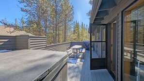 Interior - Alpine Hot Tub Retreat With Sharc Access (Bend)