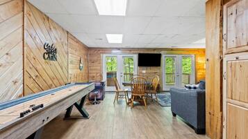 Chalet (6 Bedrooms) | Interior