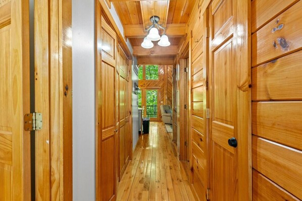 Chalet (6 Bedrooms) | Interior