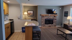 Front of property - 7th Mtn 611c (Bend)