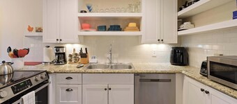 Abbot House Condo 4 With Sharc Passes