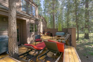 Interior - Diamond Peak 2 (Bend)