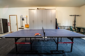 Interior - Tokatee Large Home With Hot Tub & Ping Pong (Bend)