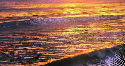 Perfect 1-bedroom bungalow with AC in peaceful Playa reina